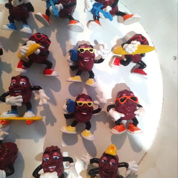 Lot/collection of Vintage California raisin toy/collectible figures - Picture 8 of 9